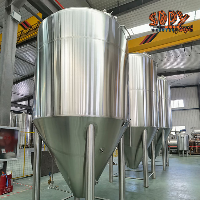 2500L Fermentation tanks