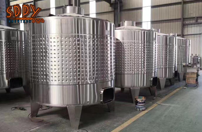 Fruit wine cider equiment and tanks 