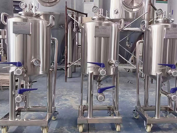 yeast-adding-and-reclycling-tank