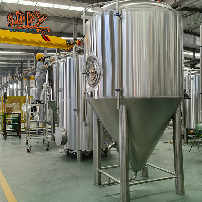 2500L Fermentation tanks