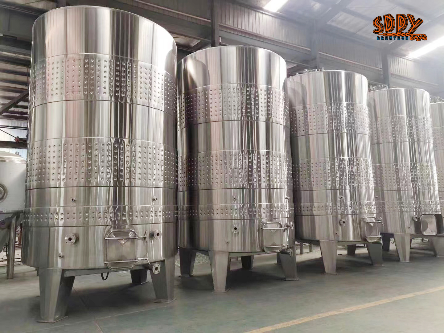 Fruit wine cider equiment and tanks 