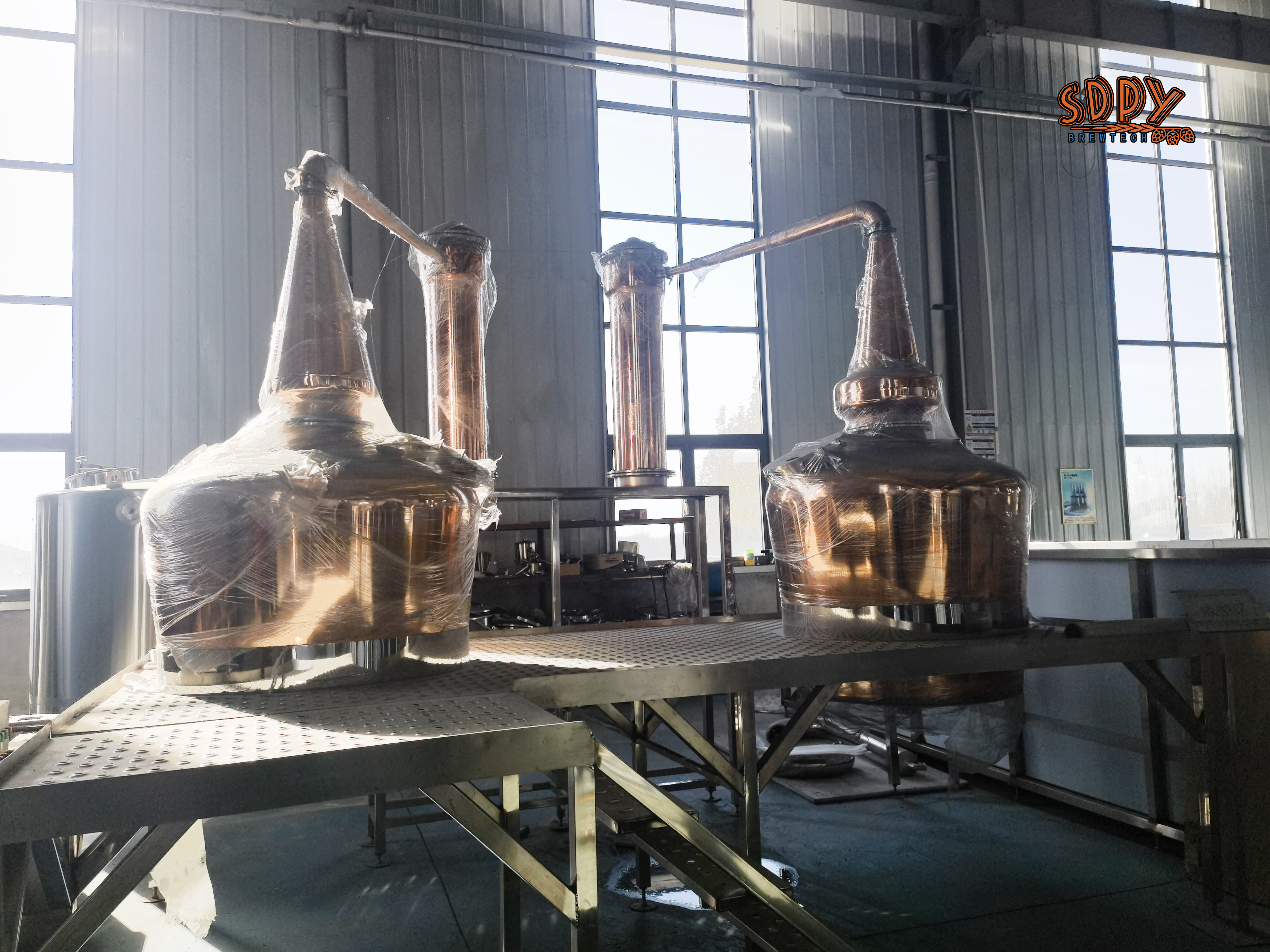 Distilling equipment, distillery 